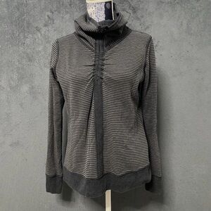 Lululemon In a Cinch Sweatshirt Womens 8 Black Soot Funnel Neck Reversible Cowl